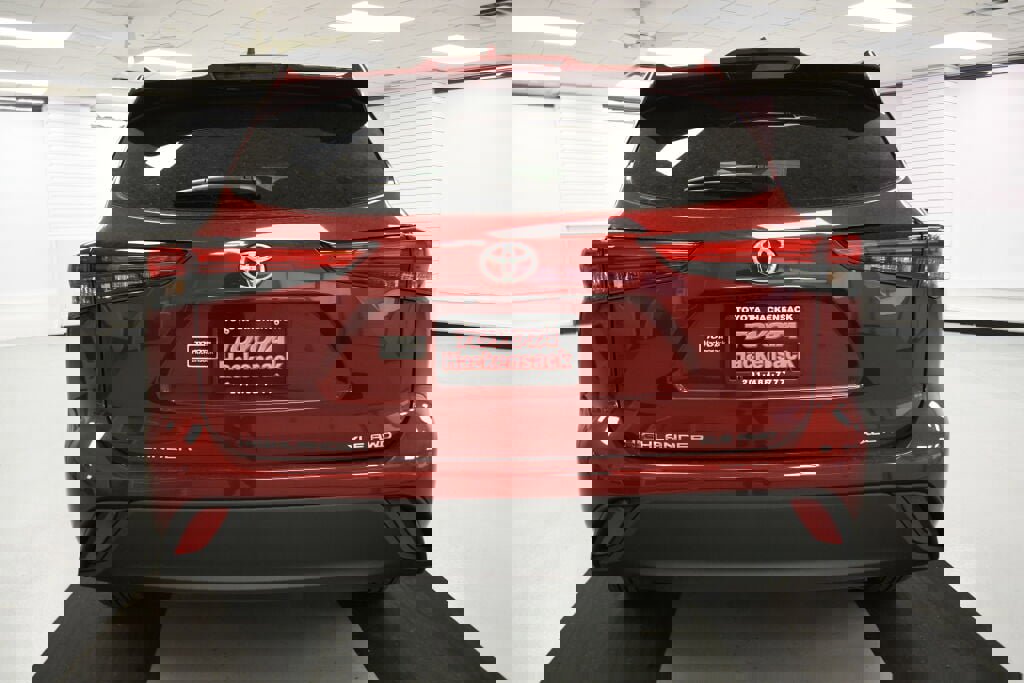New 2023 Toyota Highlander XLE image 6