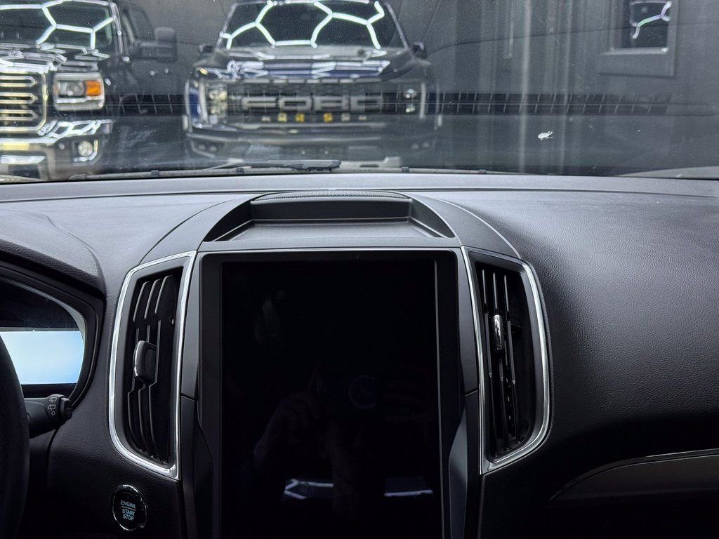 Used 2023 Ford Edge Titanium image 23