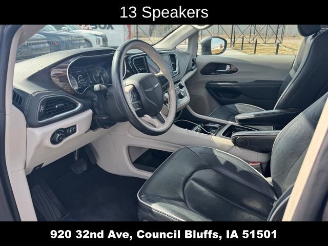 Used 2021 Chrysler Pacifica Limited AWD/4WD image 17