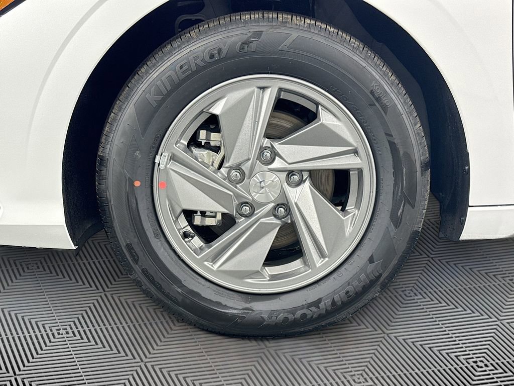 New 2026 Hyundai Elantra SE image 30