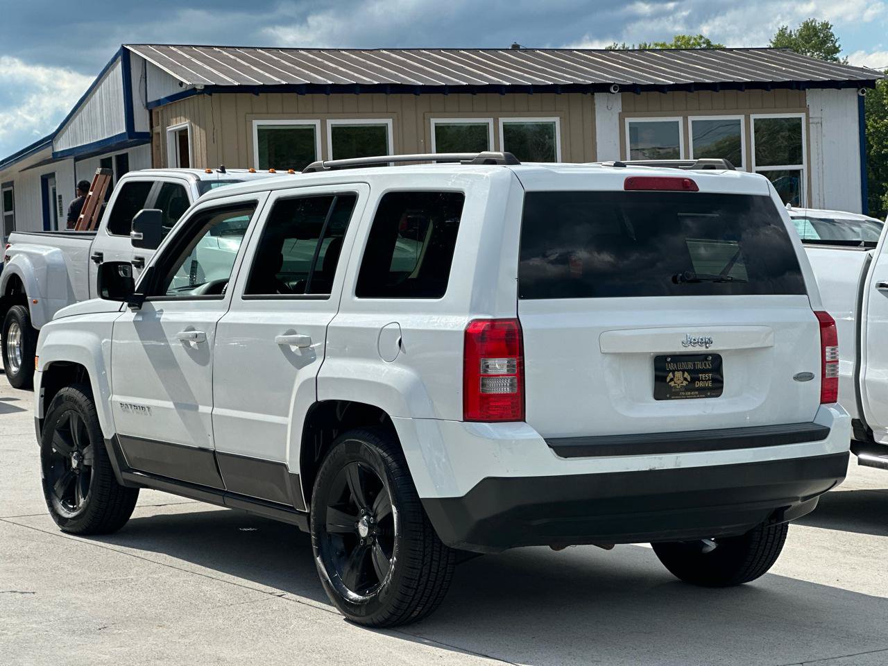 Used 2017 Jeep Patriot Latitude FWD image 6
