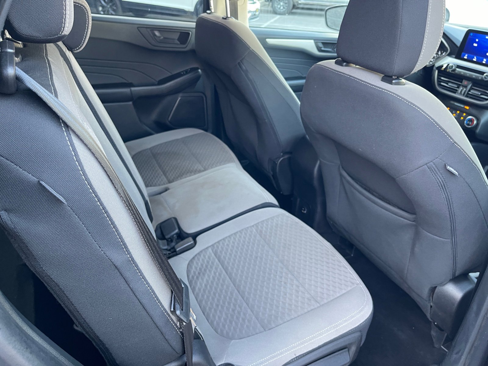 Used 2022 Ford Escape SE image 16