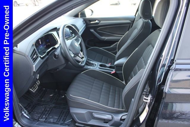 Used 2024 Volkswagen Jetta Sport image 13