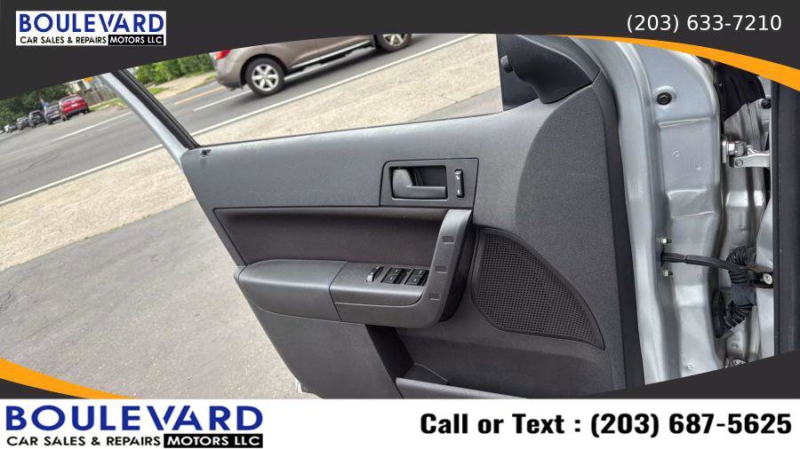 Used 2010 Ford Focus SE image 20