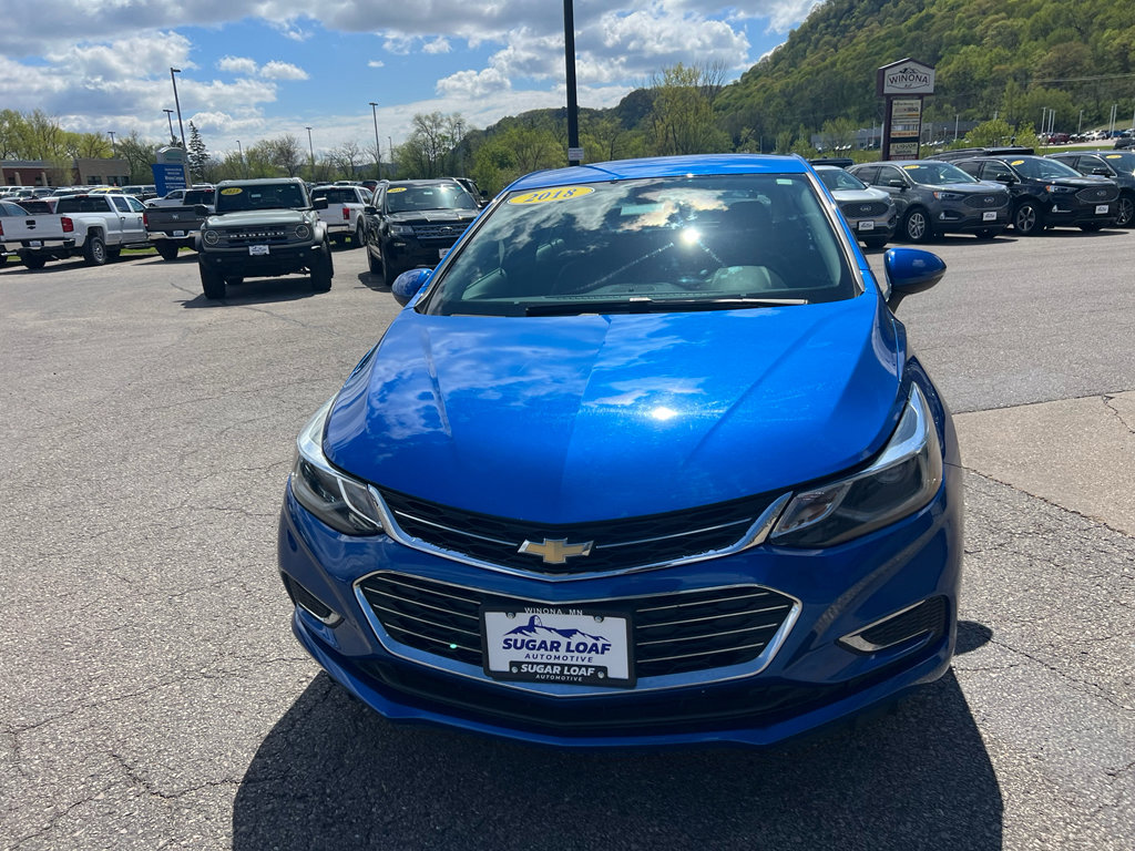 Used 2018 Chevrolet Cruze Premier FWD image 2