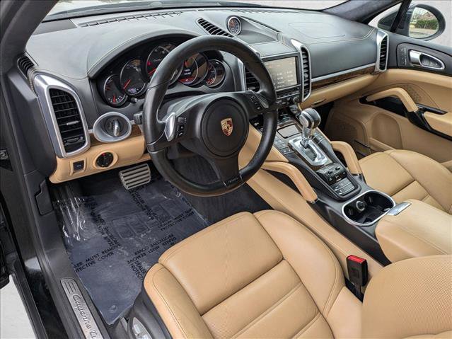 Used 2014 Porsche Cayenne Turbo image 10