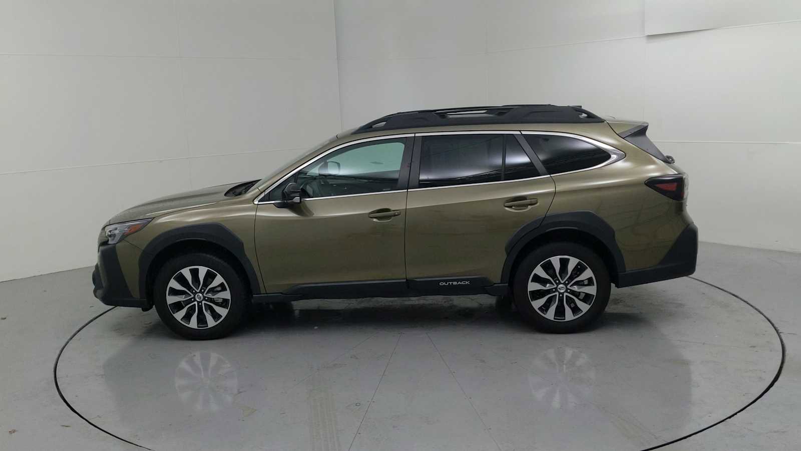 Certified 2023 Subaru Outback Limited AWD/4WD image 6