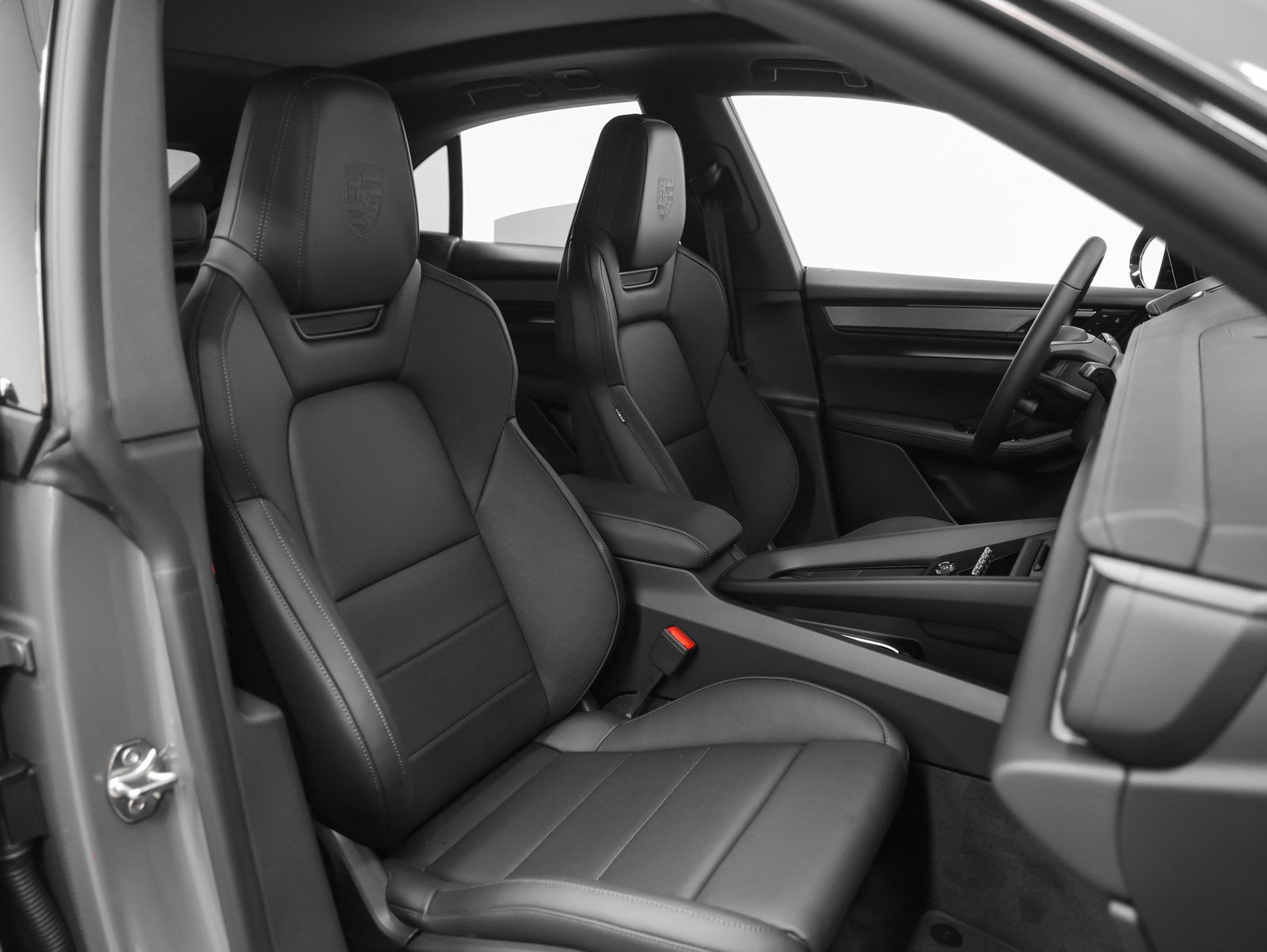 New 2025 Porsche Macan 4S Electric image 24