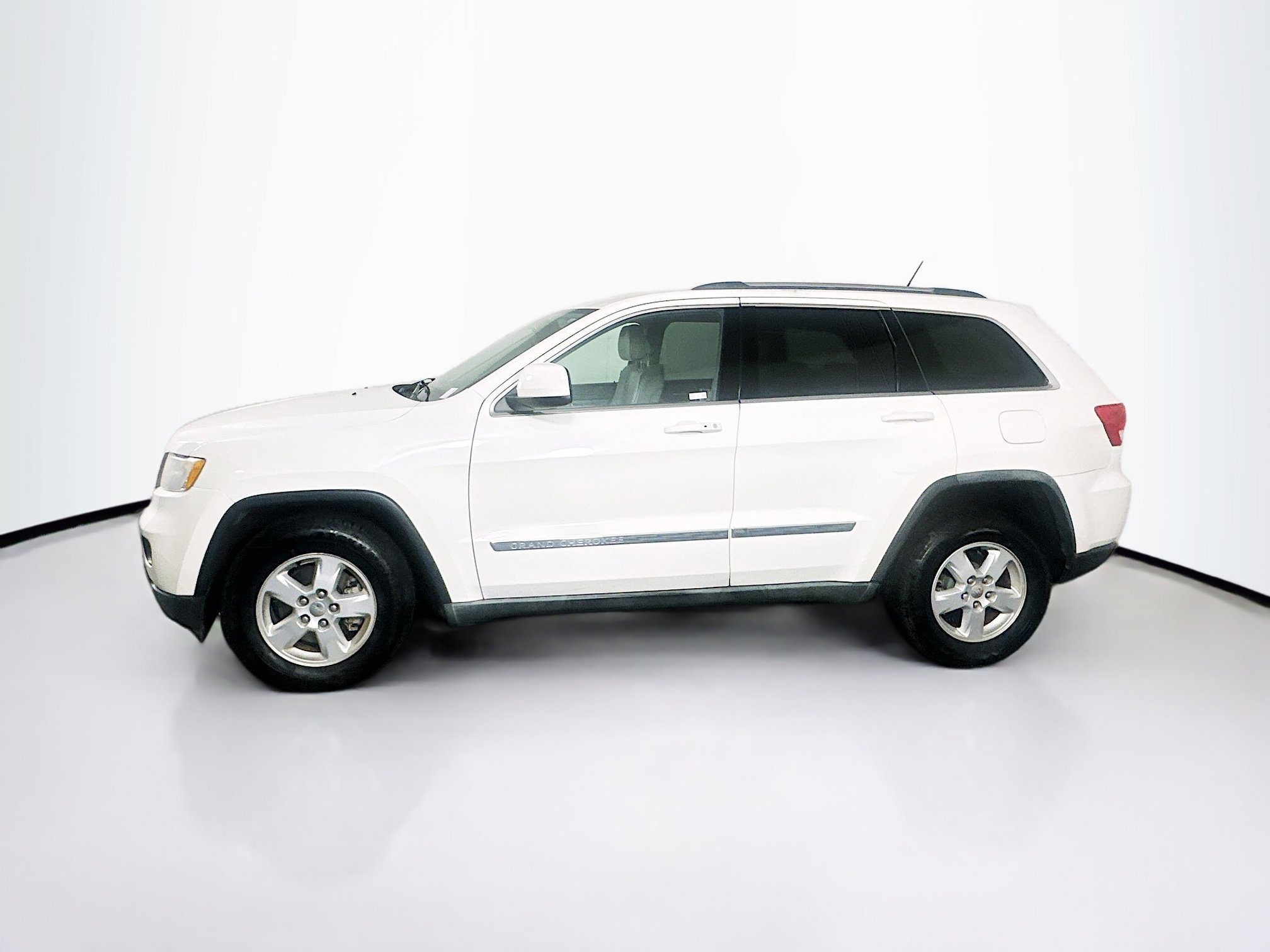 Used 2011 Jeep Grand Cherokee Laredo w/ Trailer Tow Group image 4