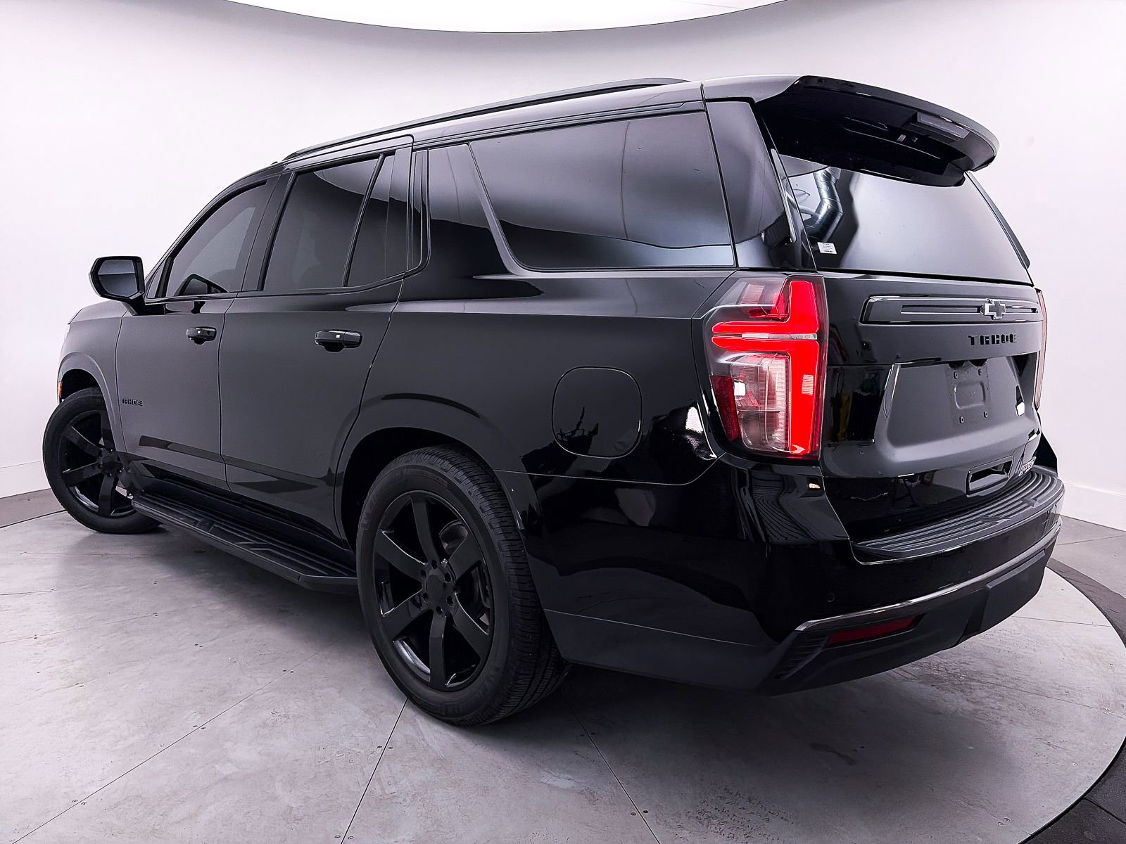 Used 2021 Chevrolet Tahoe RST RWD image 2