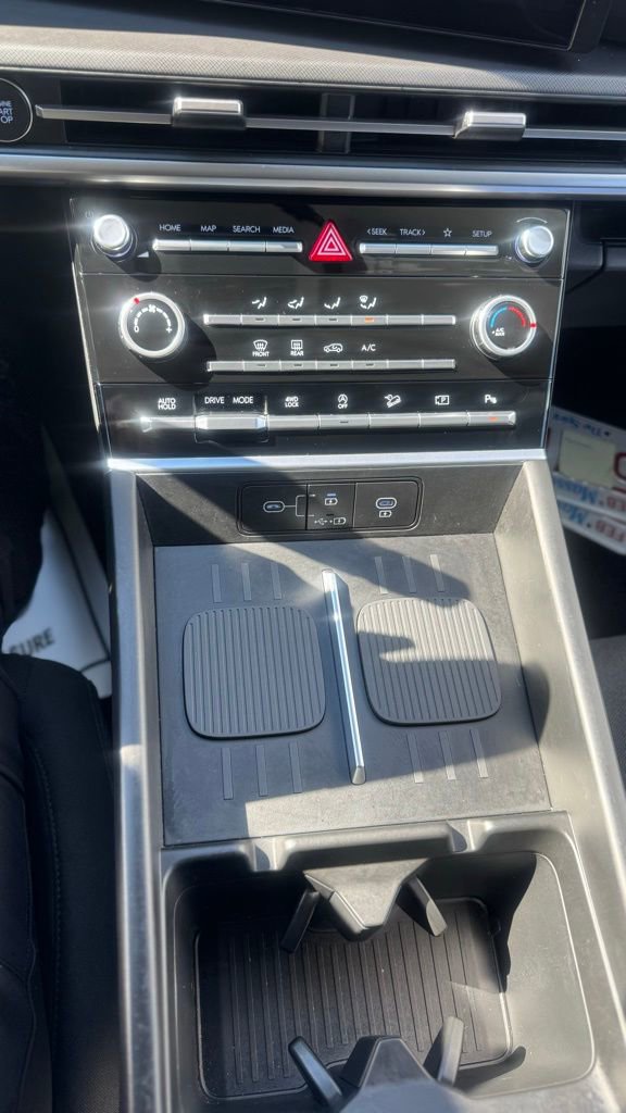 Certified 2025 Hyundai Santa Fe SE image 12