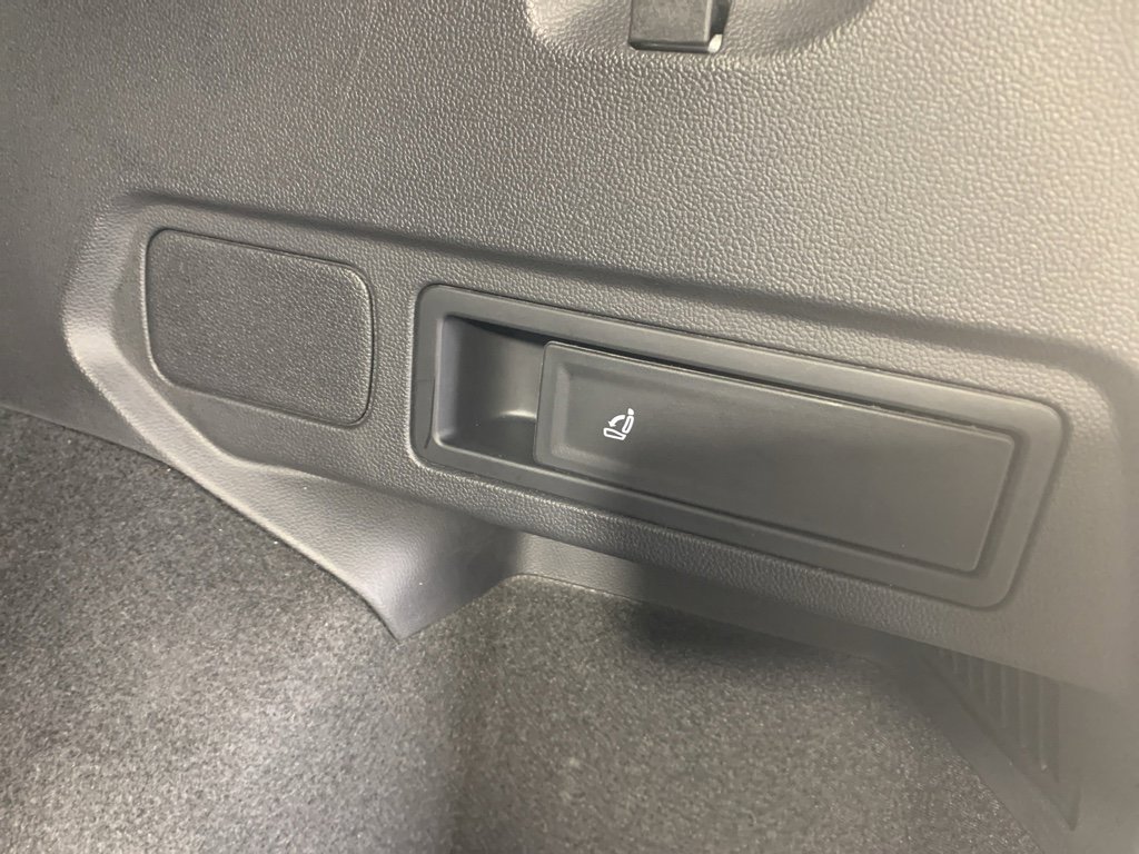 Used 2024 Volkswagen Tiguan SE R-Line image 38