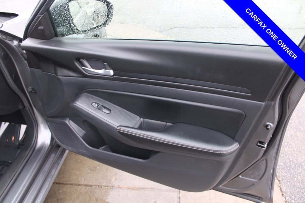 Used 2024 Nissan Altima 2.5 SV image 21