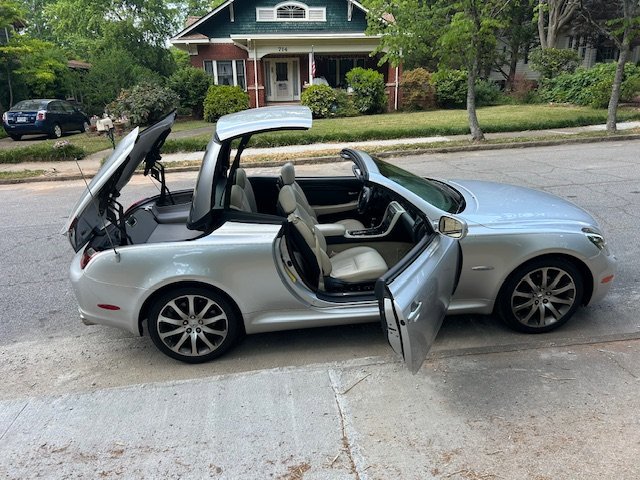 Used 2009 Lexus SC 430 Convertible RWD image 2