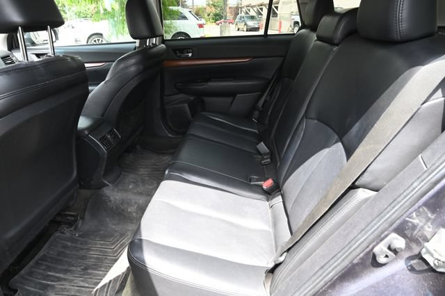 Used 2013 Subaru Outback 2.5i Limited AWD/4WD image 8