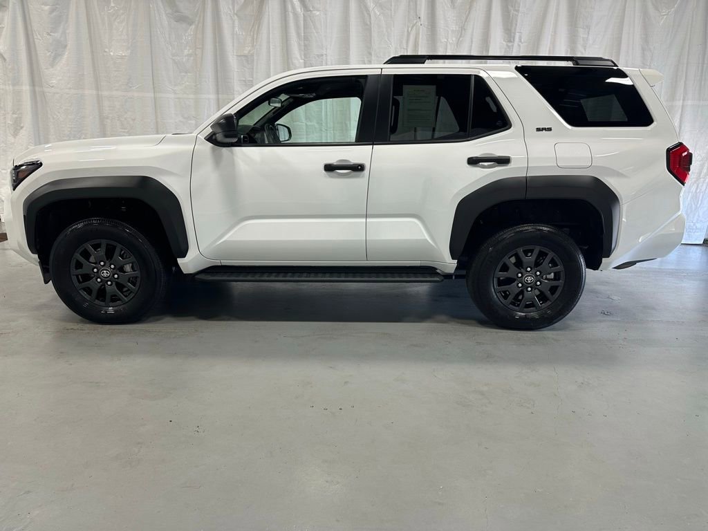 Used 2025 Toyota 4Runner SR5 AWD/4WD image 4