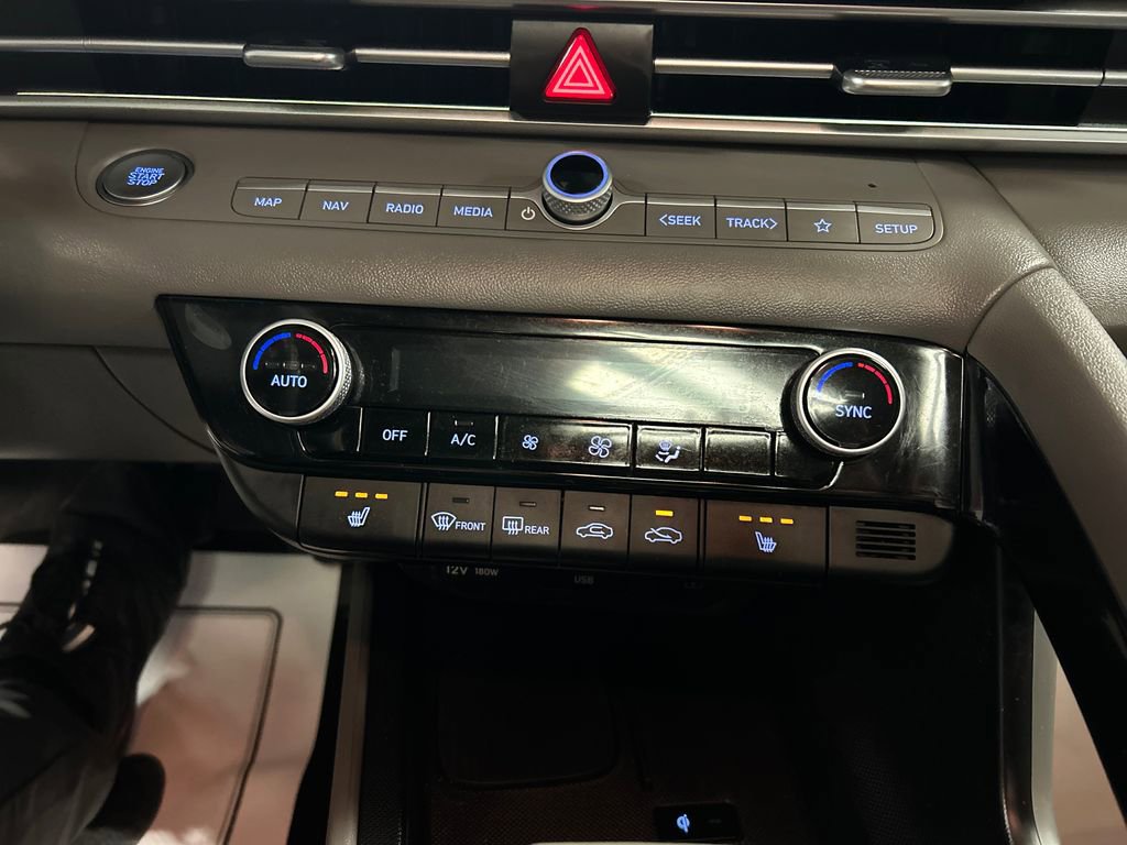 Used 2024 Hyundai Elantra SEL w/ Convenience Package image 17