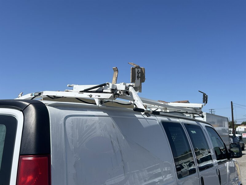 Used 2014 Chevrolet Express 2500 RWD image 13
