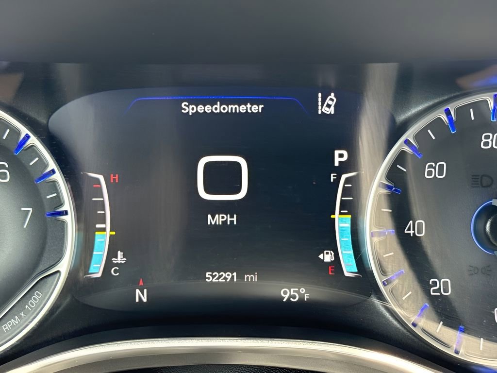 Used 2023 Chrysler Pacifica Touring-L FWD image 24
