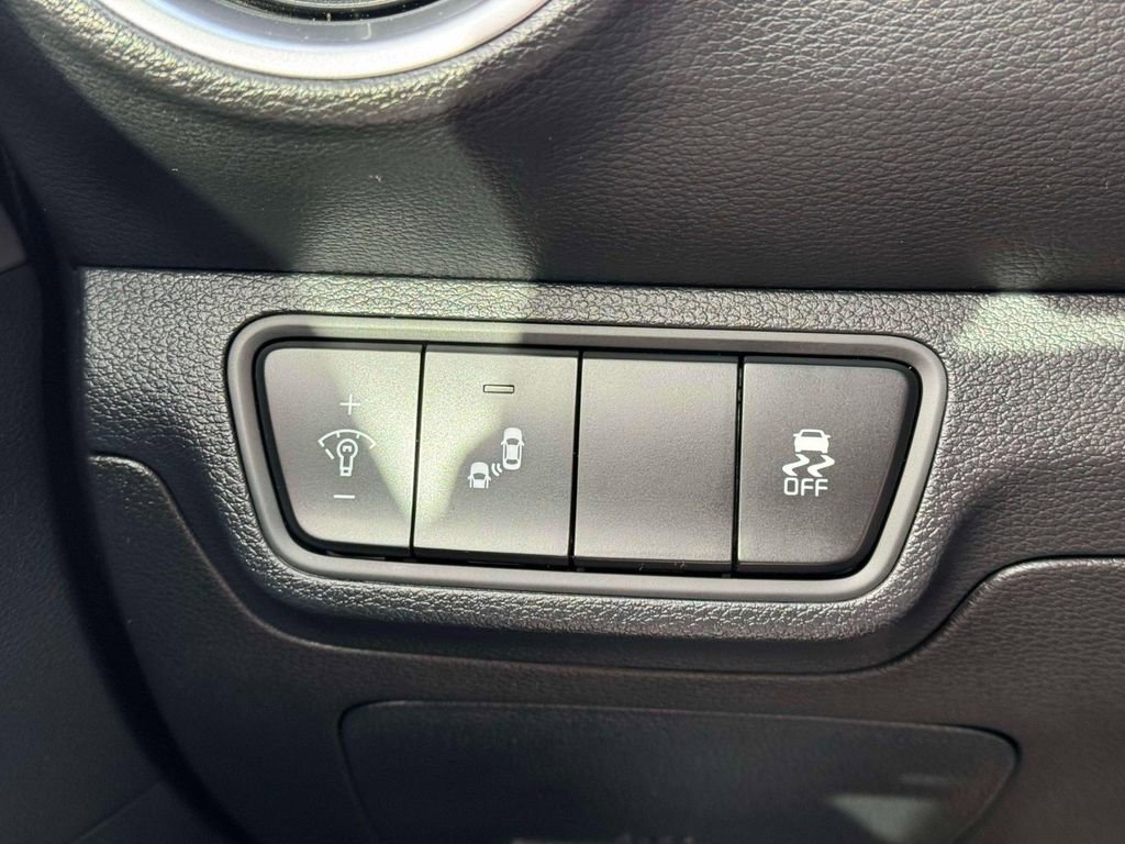 Used 2023 Kia Forte LXS w/ LXS Technology Package image 17