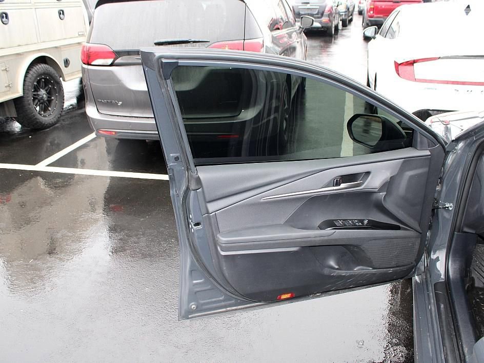 Used 2025 Toyota Camry SE image 21