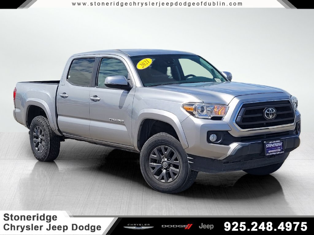 Used 2021 Toyota Tacoma SR5 w/ Technology Package AWD/4WD image 1