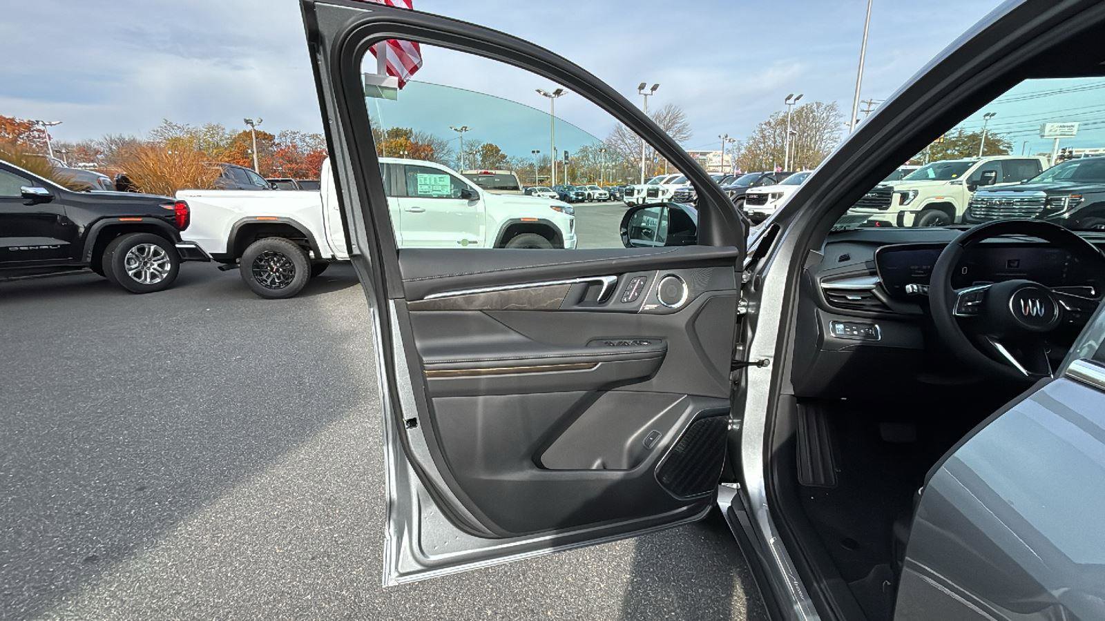 New 2026 Buick Enclave Avenir w/ Super Cruise Package image 12