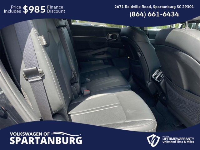 Used 2024 Kia Sorento S image 10