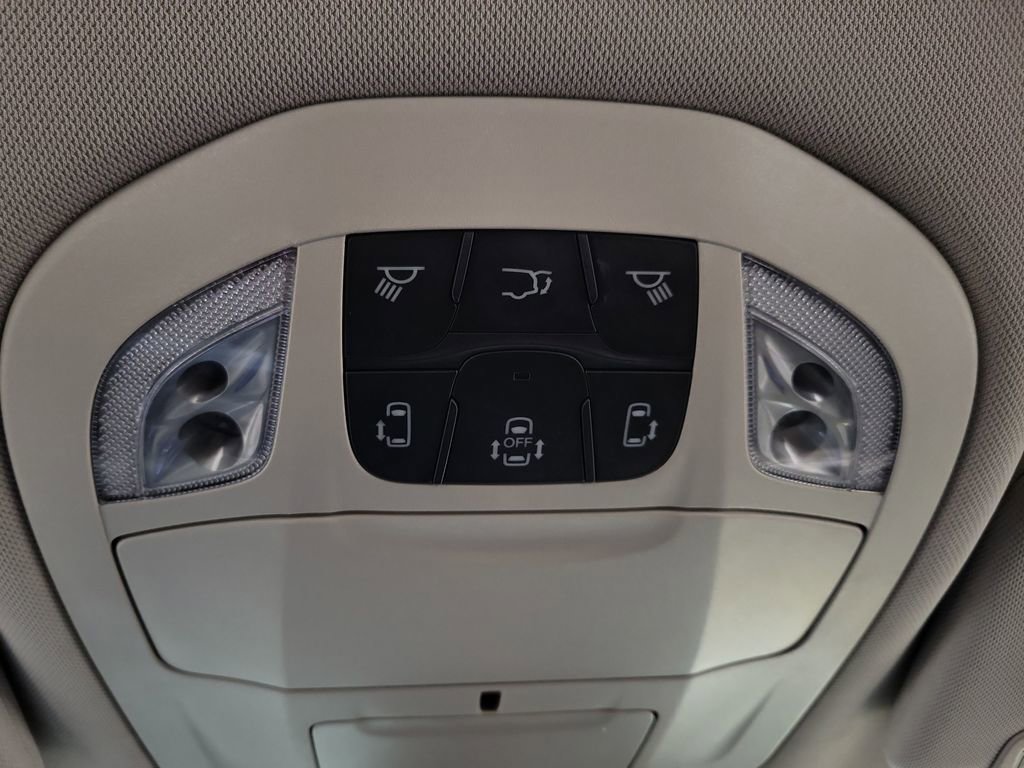Used 2023 Chrysler Pacifica Touring-L FWD image 20