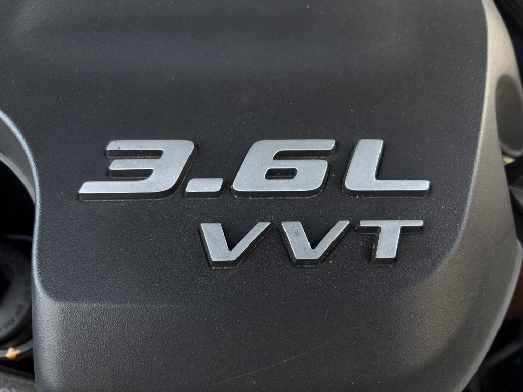 Used 2013 Dodge Challenger SXT RWD image 22