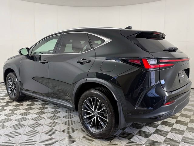Used 2024 Lexus NX 250 FWD w/ Towing Package (2000 Lbs) image 4
