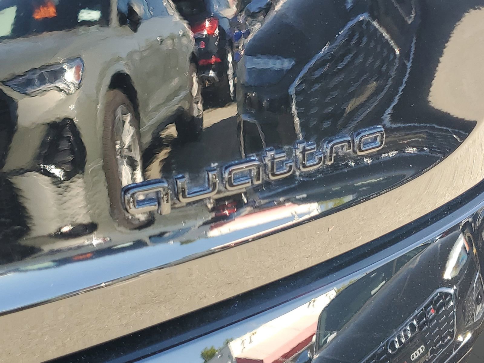 Used 2023 Audi e-tron Premium w/ Convenience Plus Package image 8