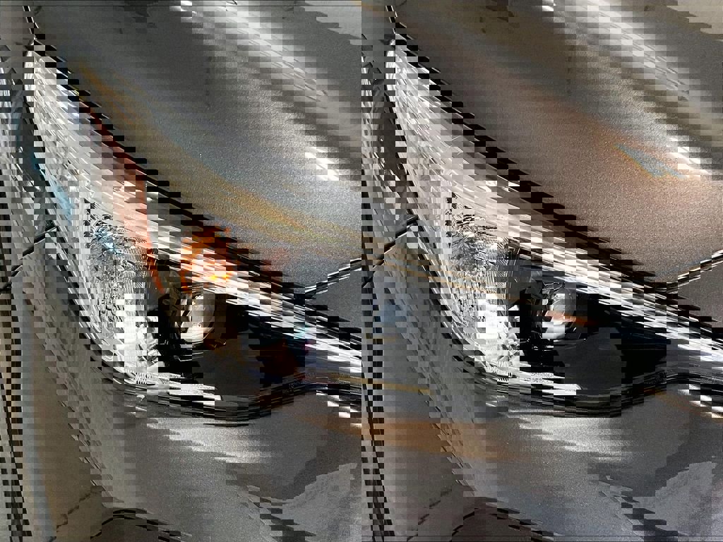 Used 2025 Subaru Crosstrek 2.0i Premium image 31