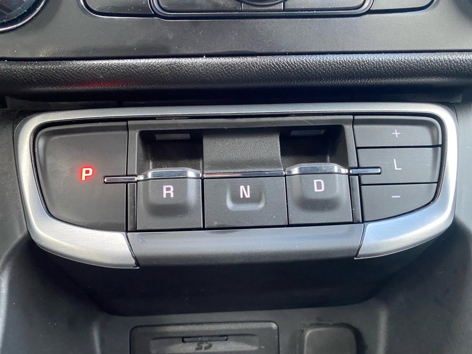 Used 2024 GMC Terrain SLE w/ Driver Convenience Package image 22