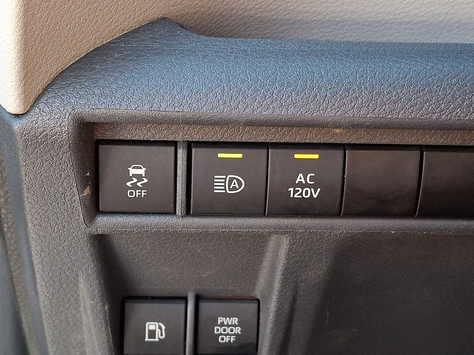 Used 2024 Toyota Sienna XLE w/ XLE Plus Package AWD/4WD image 22