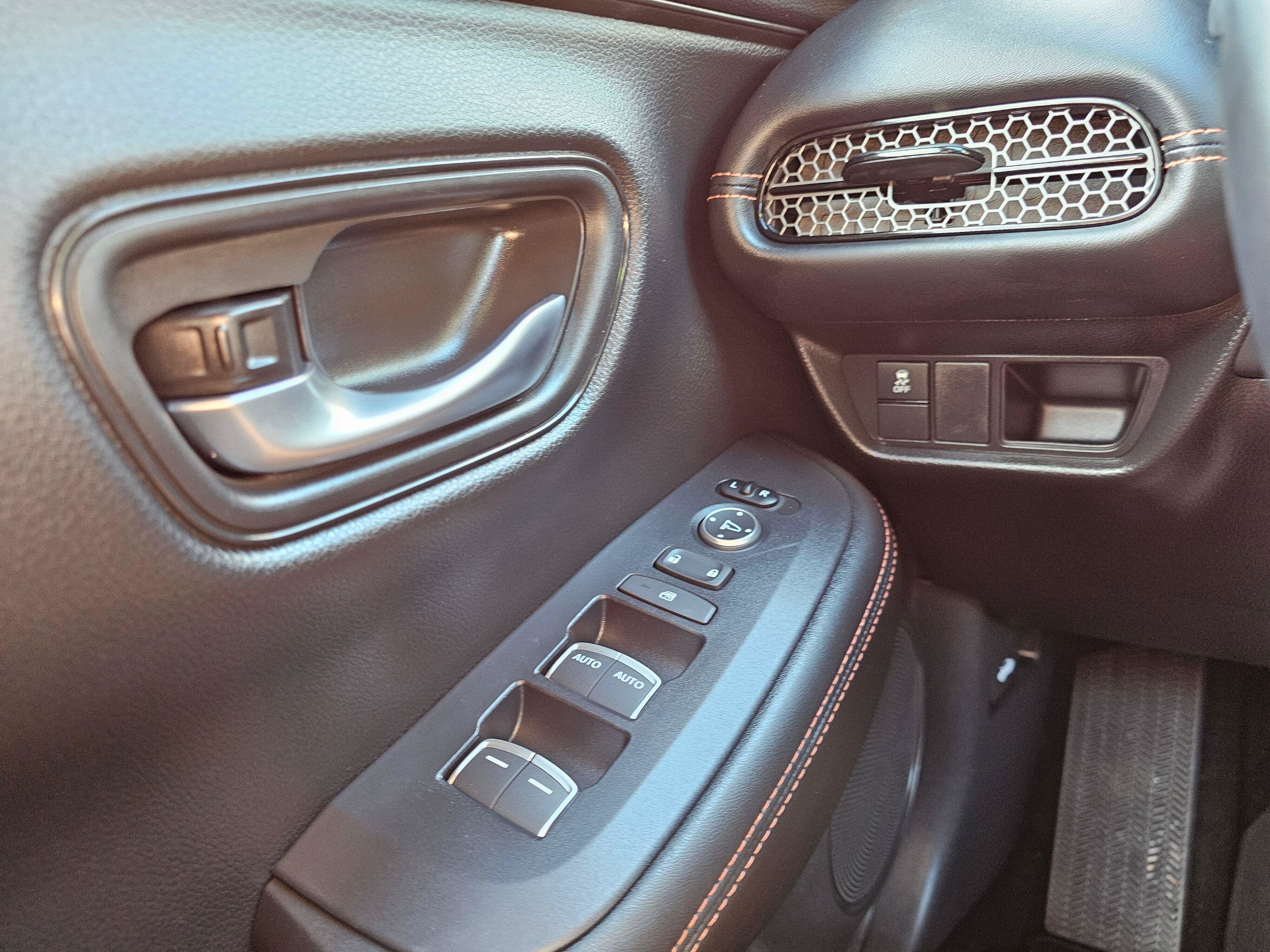 Certified 2025 Honda HR-V Sport image 34