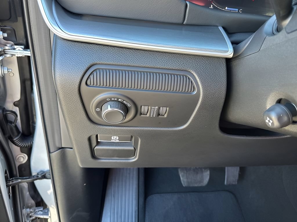 New 2026 Jeep Grand Wagoneer Limited AWD/4WD image 30