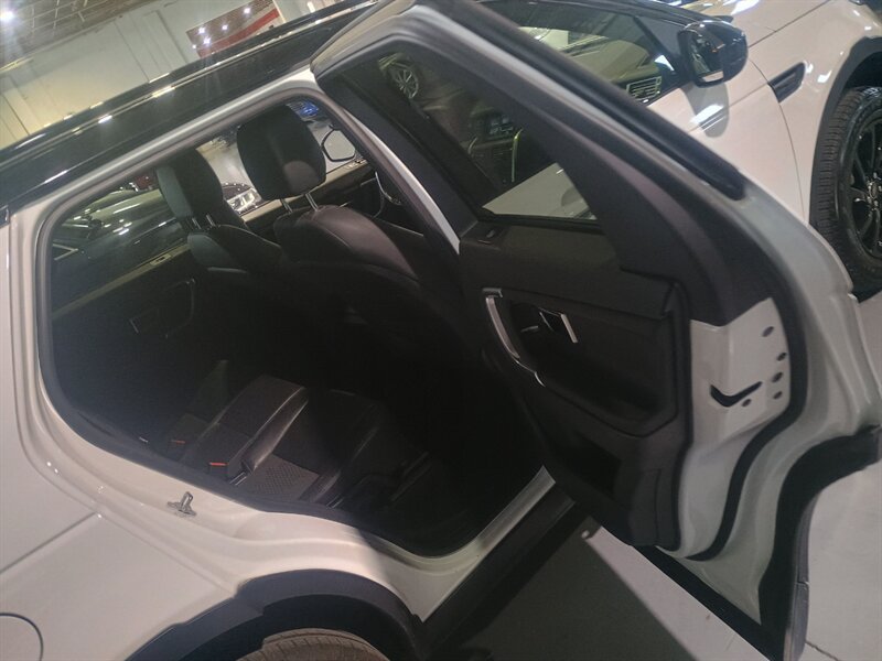 Used 2019 Land Rover Discovery Sport SE AWD/4WD image 25