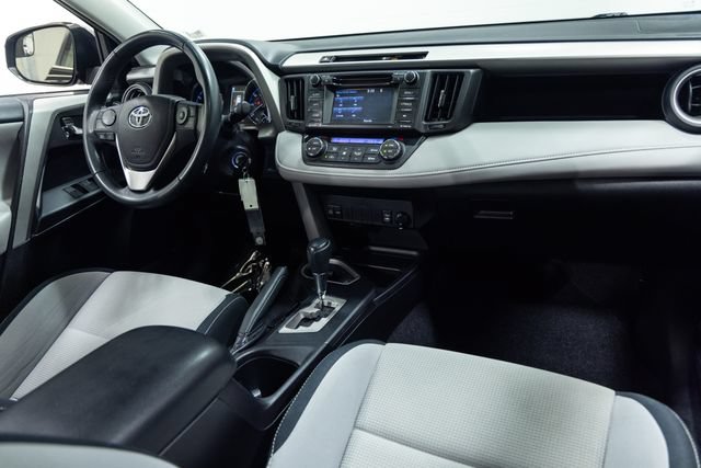 Used 2016 Toyota RAV4 XLE AWD/4WD image 26
