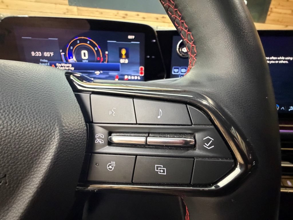 Used 2025 Chevrolet Traverse RS w/ LPO, Floor Liner Package AWD/4WD image 36