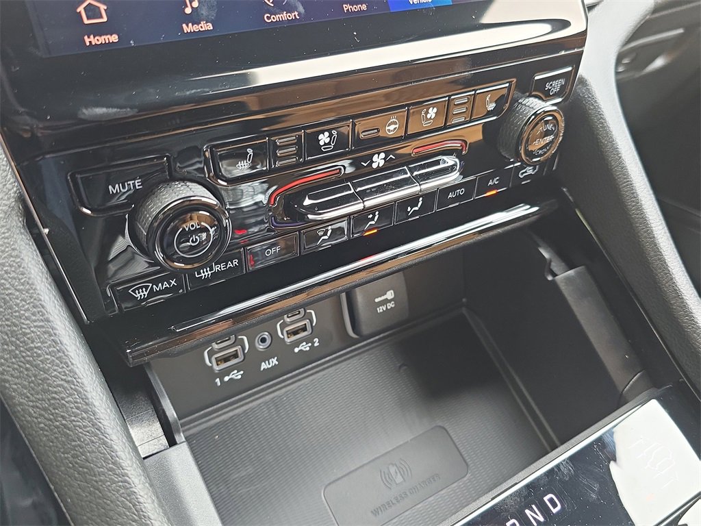 New 2025 Jeep Grand Cherokee Summit w/ Luxury Tech Group V image 22