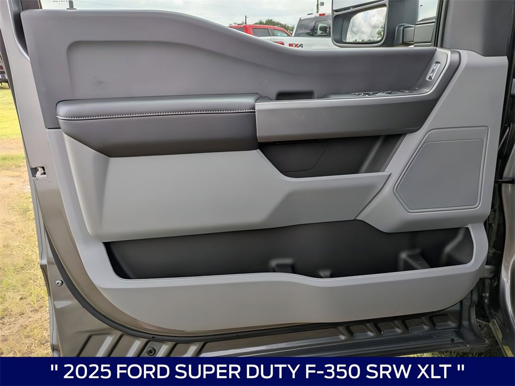 New 2025 Ford F350 XLT w/ FX4 Off-Road Package image 10