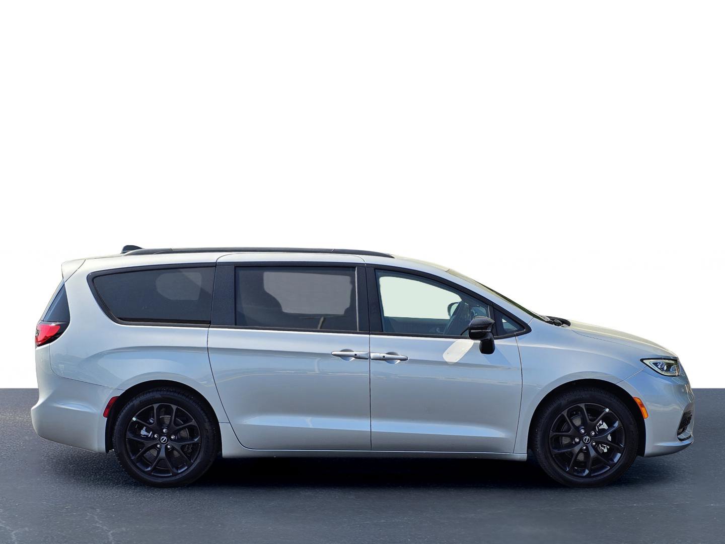 New 2026 Chrysler Pacifica Select w/ S Appearance Package image 7