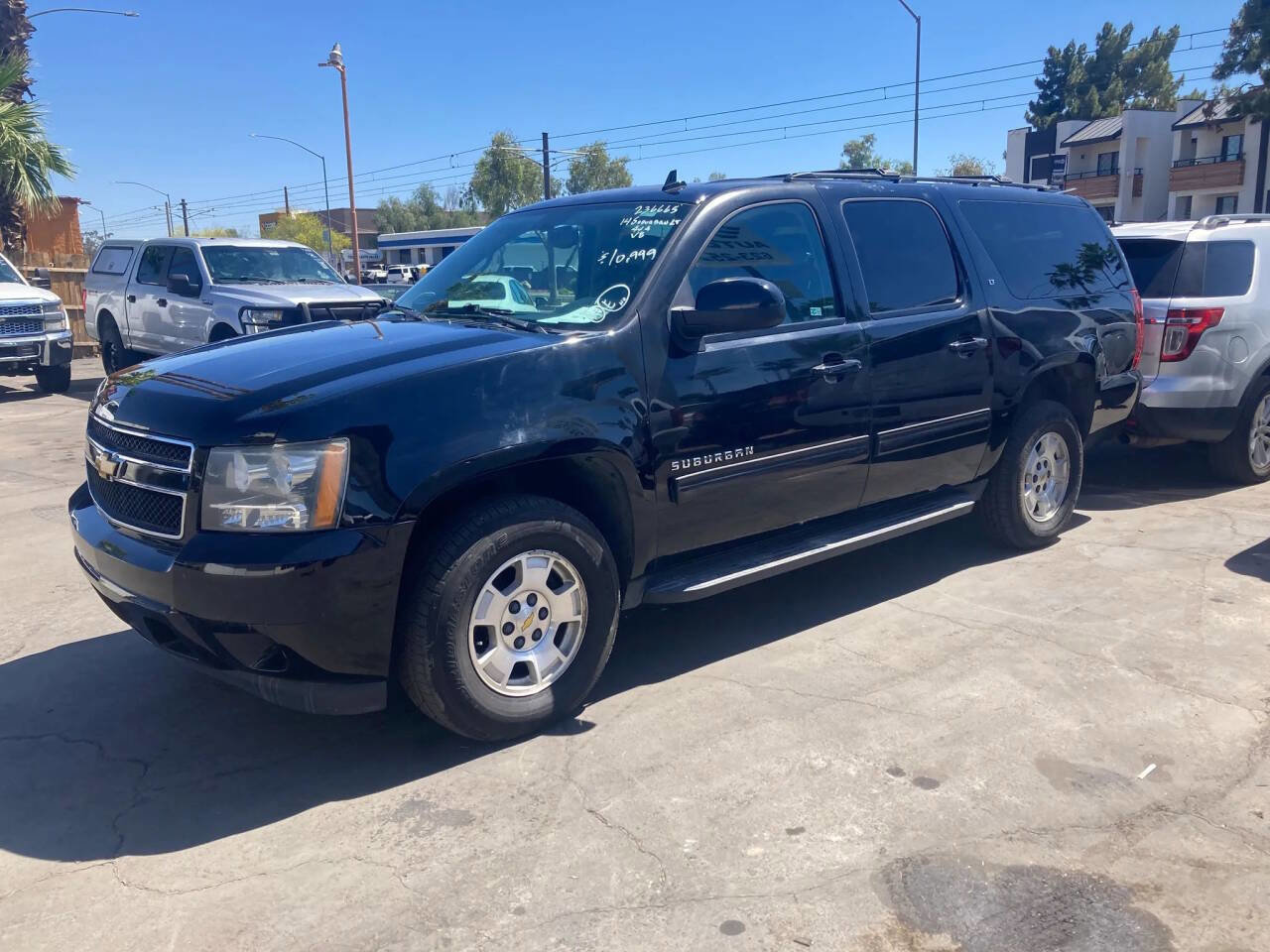Used 2014 Chevrolet Suburban LT image 16