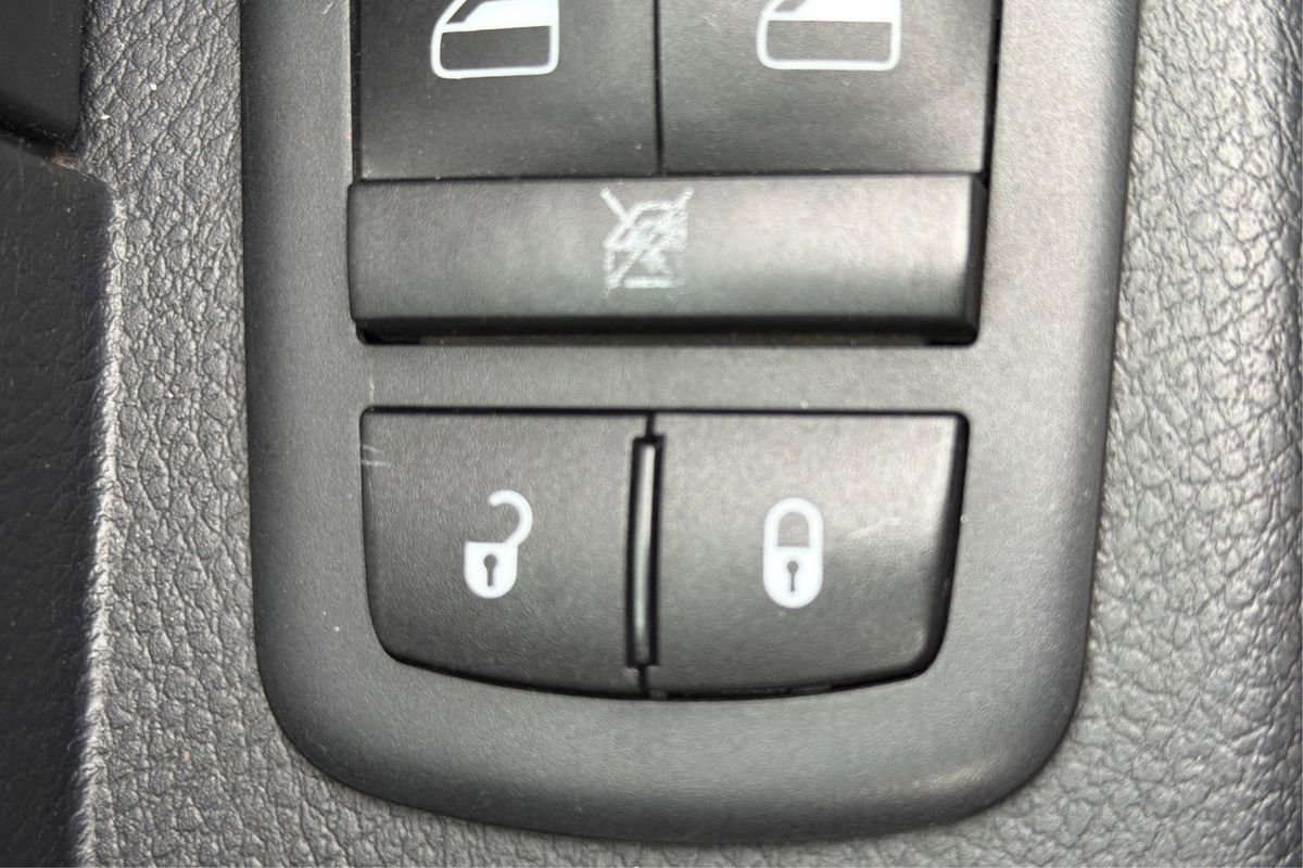 Used 2015 RAM 1500 Express image 33