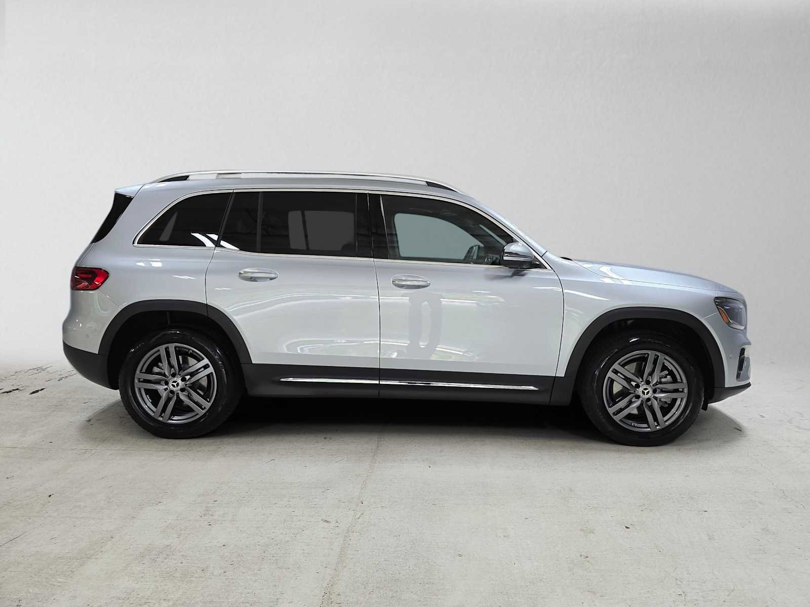 Certified 2026 Mercedes-Benz GLB 250 4MATIC image 3
