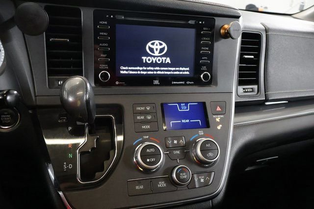Used 2019 Toyota Sienna SE image 18