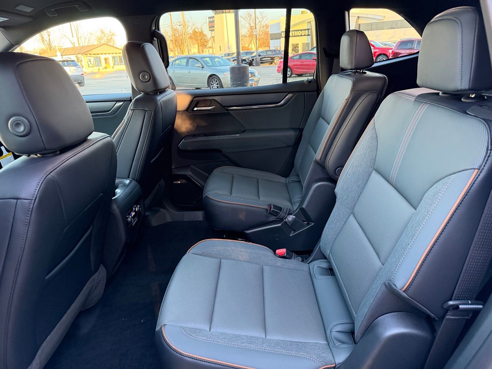 New 2026 GMC Acadia AT4 image 5