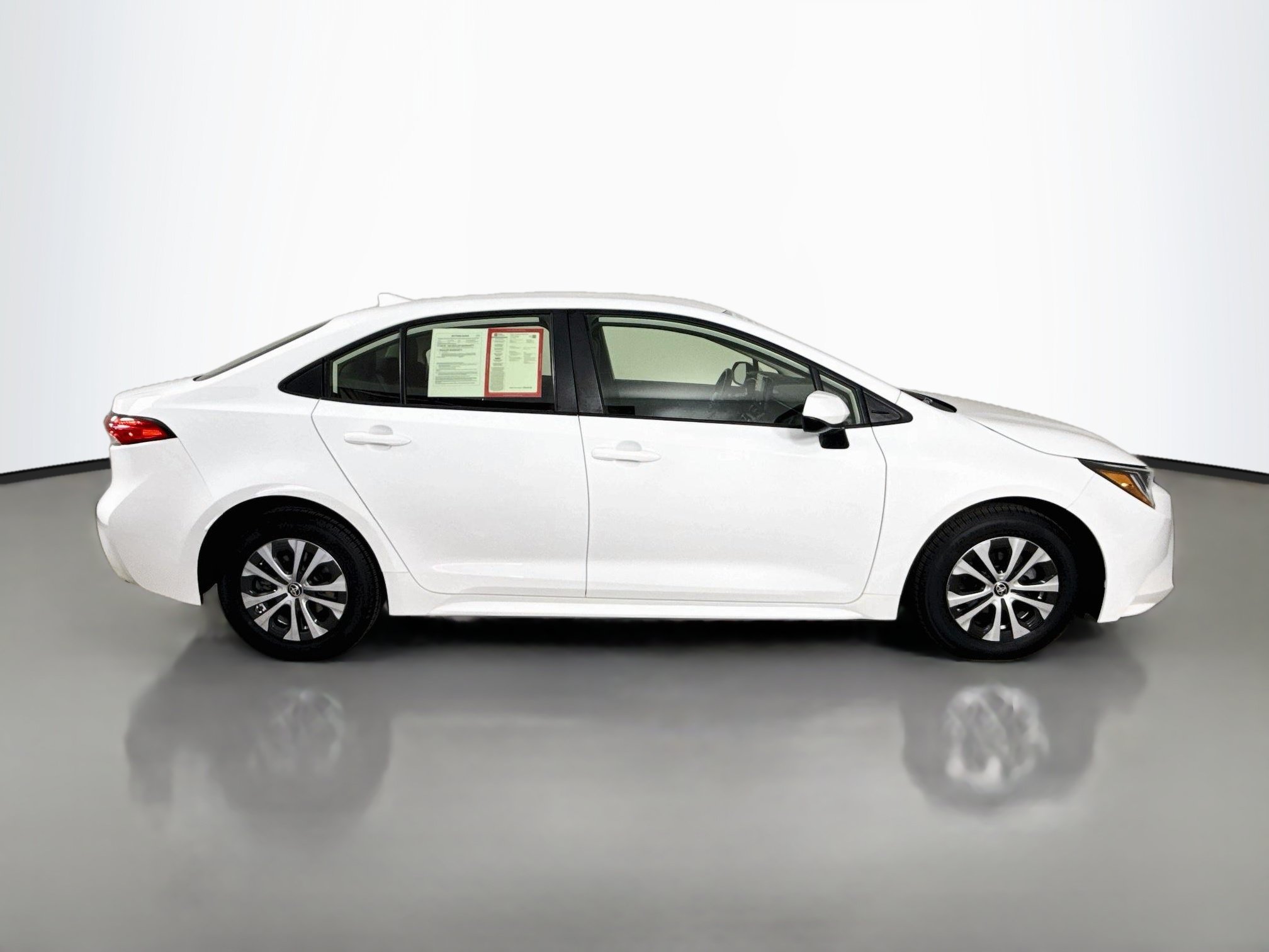 Certified 2022 Toyota Corolla LE FWD image 9