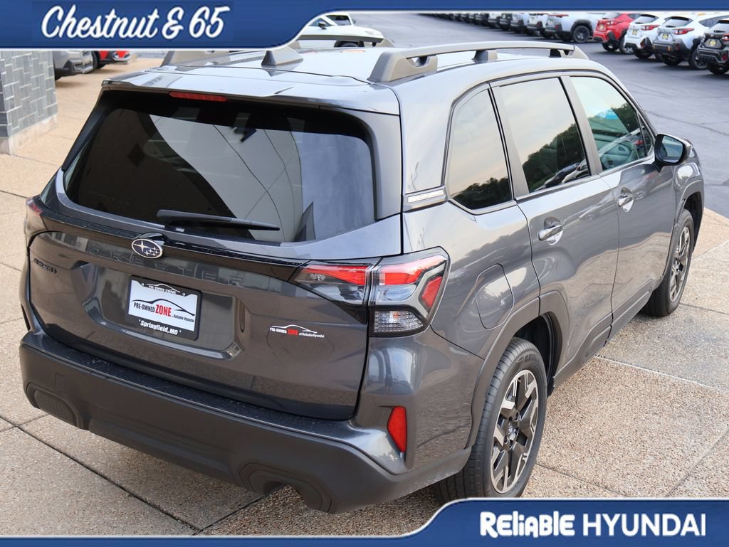 Used 2025 Subaru Forester Premium AWD/4WD image 6